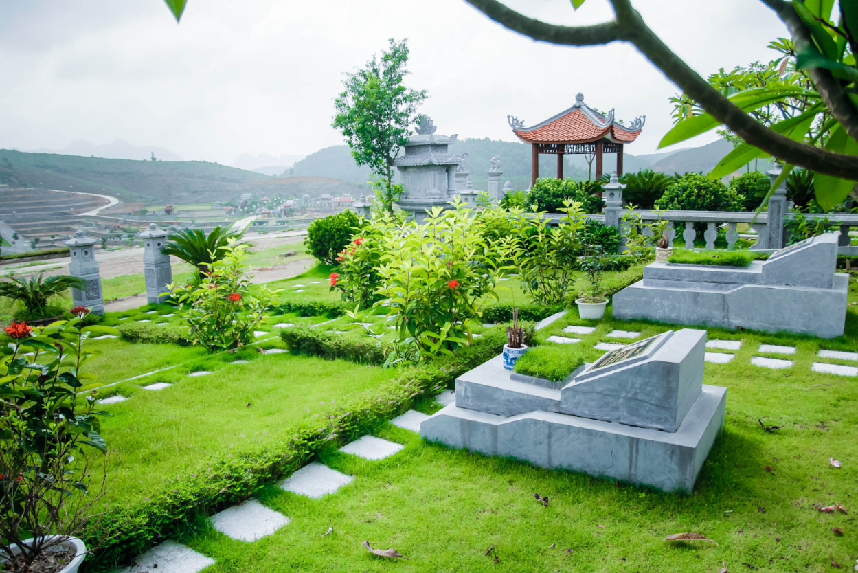 Thăm mồ mả Tháng Chạp